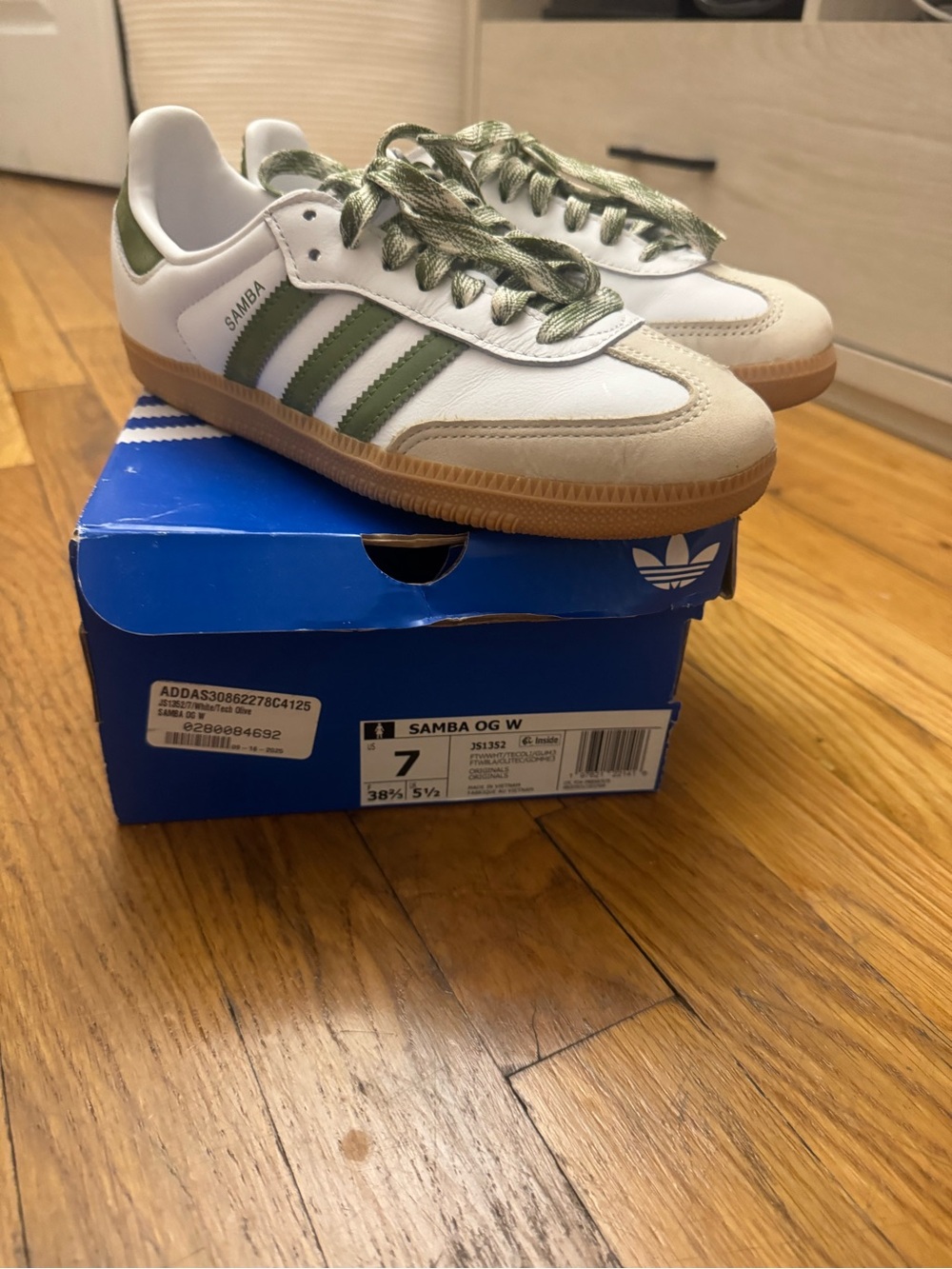 Adidas Samba OG White with Green Sneaker - Size 7 NWT